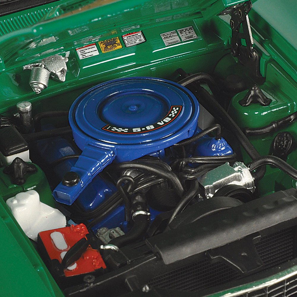 CLASSIC 1/18 Ford XC Falcon Sundowner panel van V8 Modena Green #18851