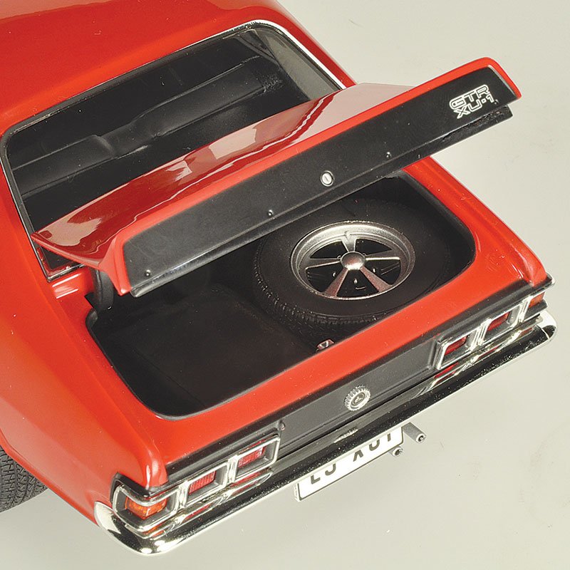 CLASSIC 1/18 HOLDEN TORANA LJ GTR XU1 SALAMANICA RED LTD EDITION #18814