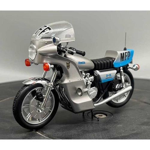 1:18 Ace Rad Mad Max Movie Goose's Custom Police Kwaka 1000 Motor Bike