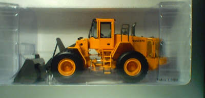 1:50 Volvo L150E