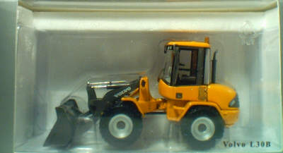 1:50 Volvo L30B