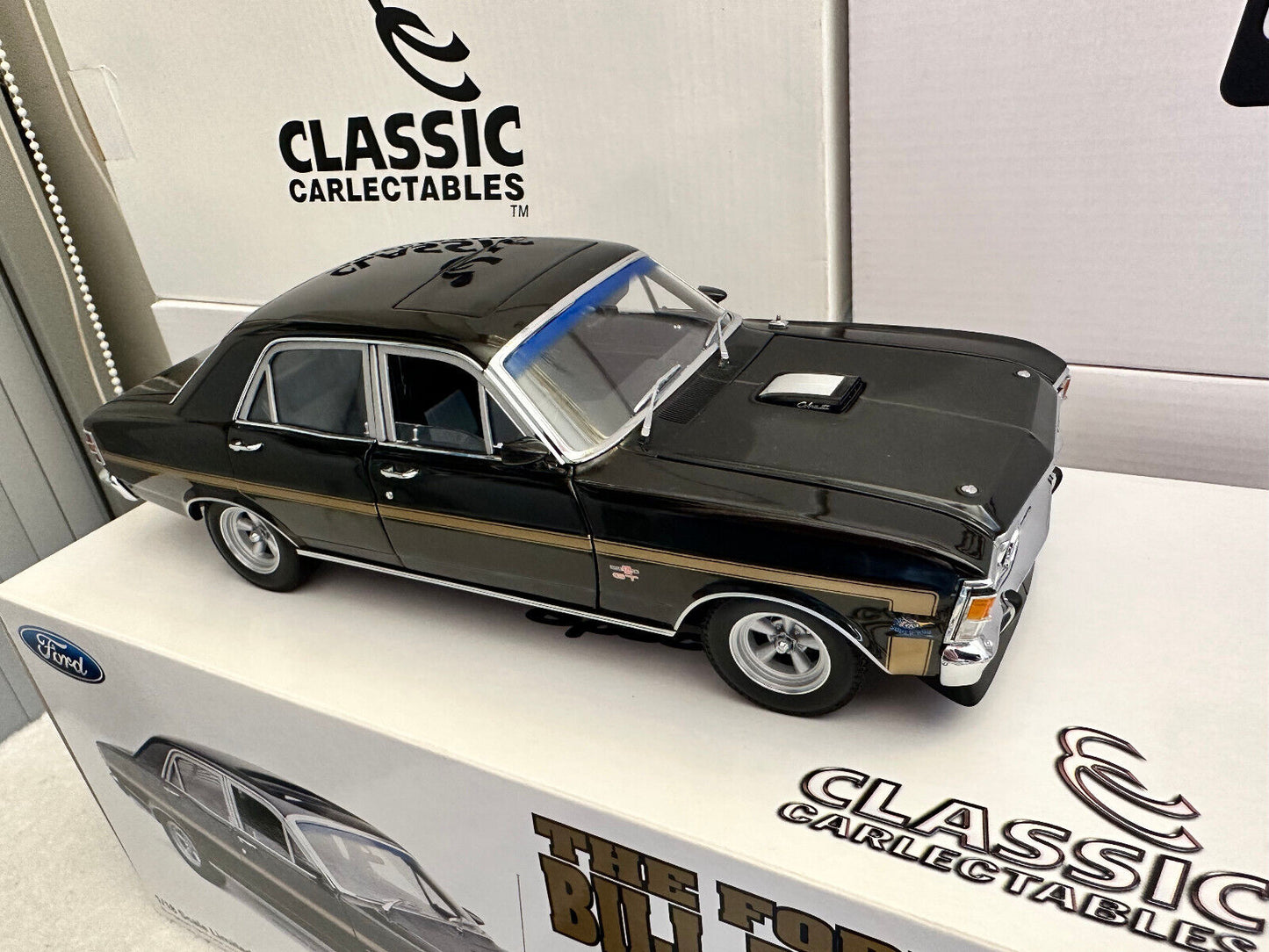 CLASSIC 1/18 FORD XW  FALCON BILL BOURKE SPECIAL COBRA JET BLACK #18168