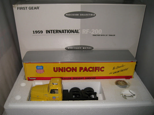 1/34 1St First Gear 1959 International Rf-200 Truck Trailer Union Pacific 191965