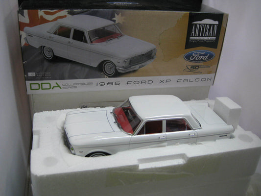 1/18 Greenlight DDA 1965 Ford Xp Falcon Sedan White 50Th Aaniversary #DDA003