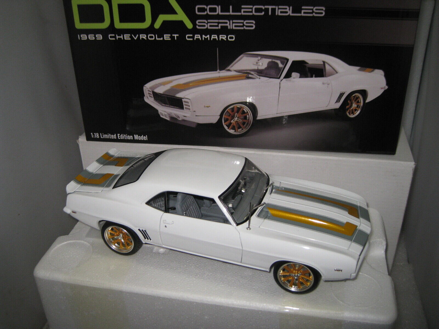 DDA Acme 1/18 1969 Chevrolet Camaro White / Grey Gold Stripes Street Car Ltd Ed