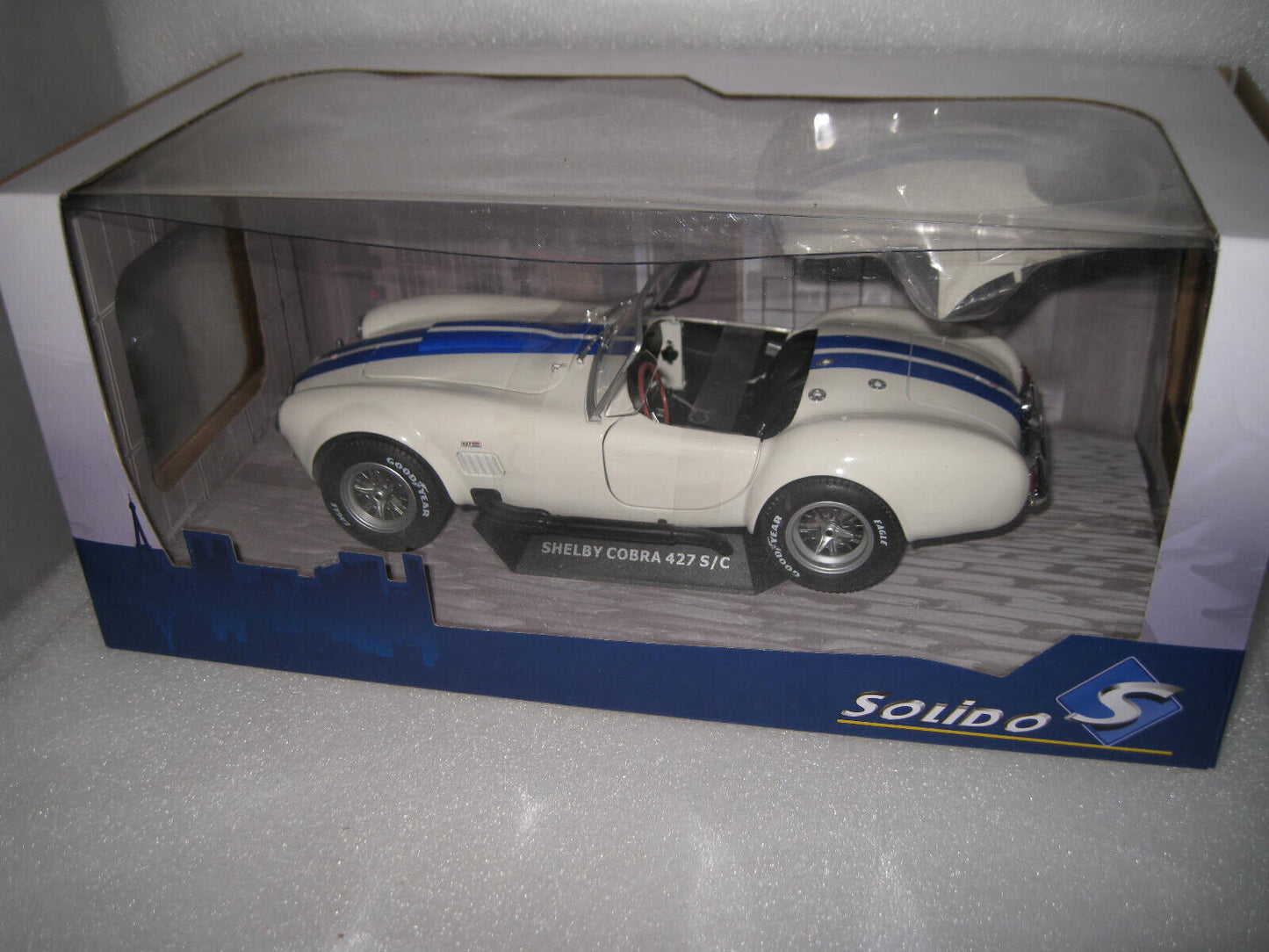 SOLIDO 1/18 1965 Shelby Cobra 427 S/C White Removable Hard Top #S1804906
