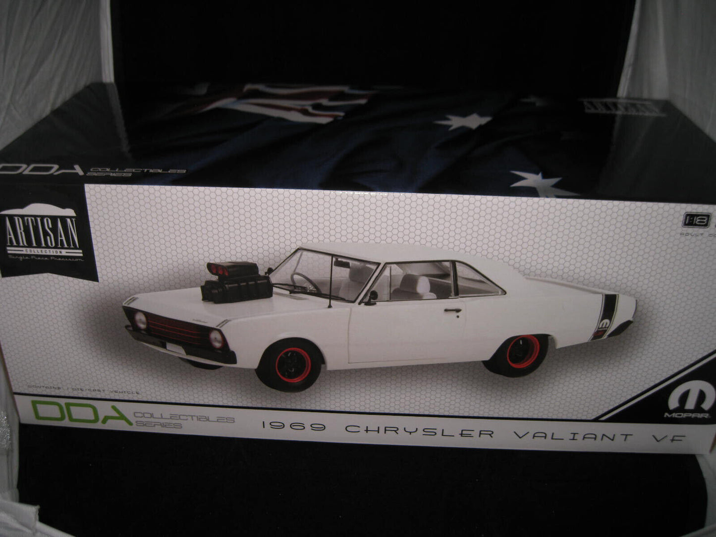 1/18 Greenlight DDA 1969 Chrysler Valiant Vf Mopar Hemi Street  Drag Car White