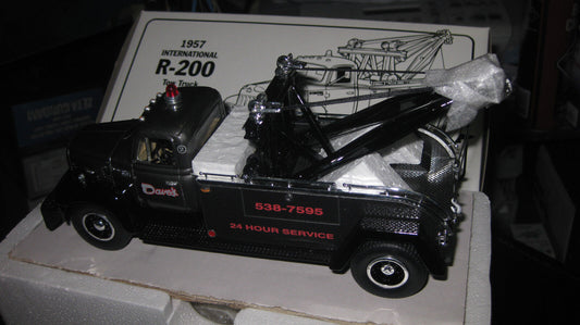 1.34 1St First Gear 1957 International R-200 Tow Truck Dave'S Towing #18-1185