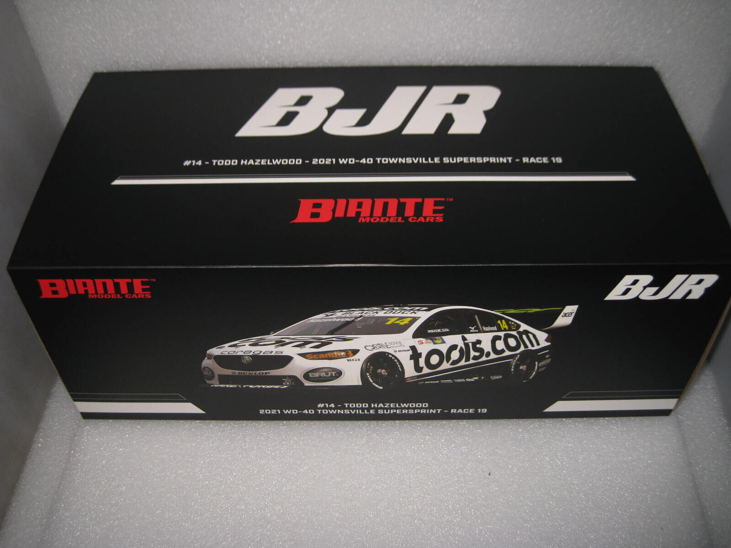 Biante 1/18 Holden Zb Commodore 2021 Townsville Race 19 Todd Hazelwood Tools.Com